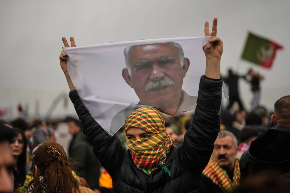 أوجلان يطالب بتشاور حول قانون السلام الجديد في تركيا