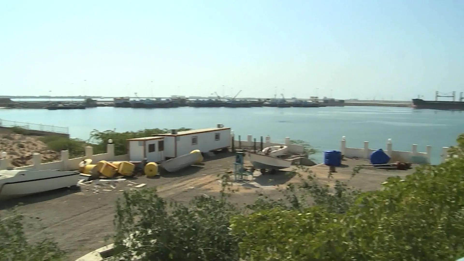 ايران تحت الضغط: حصار الموانئ يهدد التجارة