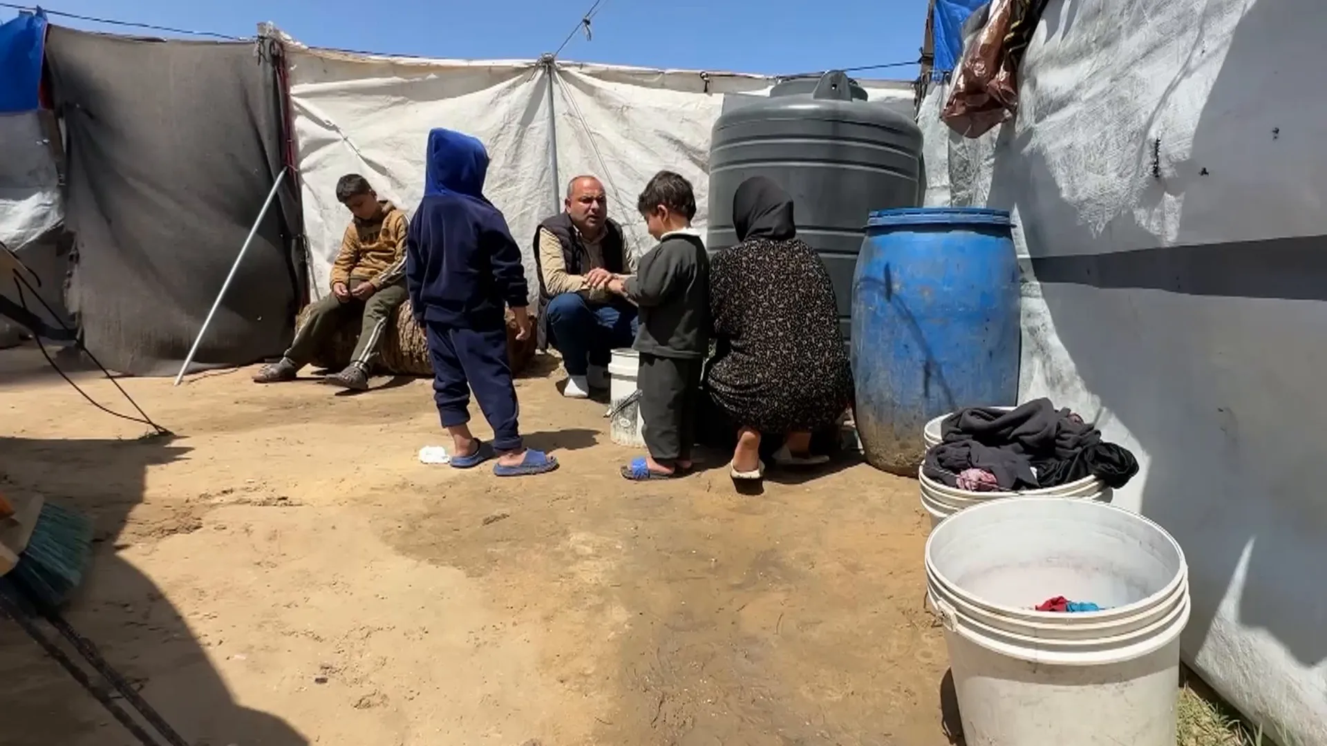 غزة: مخيمات النزوح تتحول لبؤر أمراض وحشرات