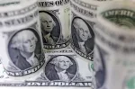 الدولار يفقد بريقه وسط تفاؤل بتهدئة الأوضاع