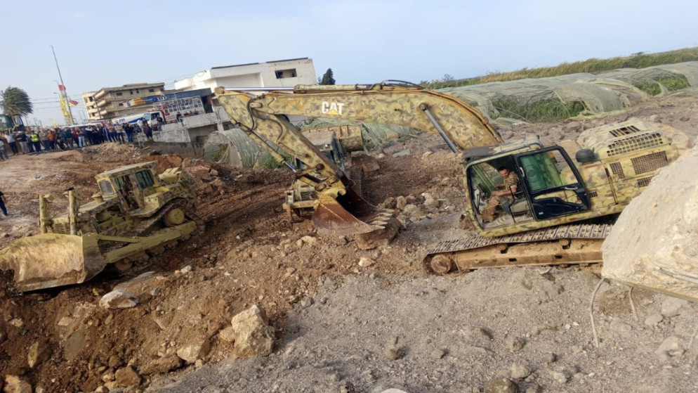 الجيش اللبناني يعيد فتح جسر القاسمية بعد الاعتداء