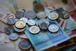 الشيقل يزلزل السوق: ما أسباب تجاوز العملة الإسرائيلية الدولار؟