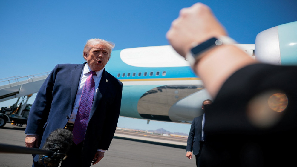 ترامب يربط رفع الحصار عن إيران بتوقيع اتفاق