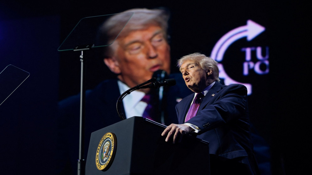 ترامب يعلن انفتاح هرمز وقرب انتهاء المفاوضات مع ايران