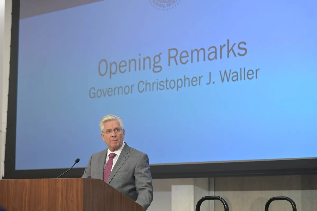 مخاوف من ركود تضخمي.. مسؤول بالفيدرالي يحذر من تداعيات التوترات الجيوسياسية