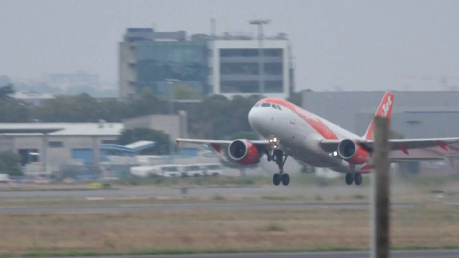 ازمة وقود تهدد بتعطيل الطيران الاوروبي