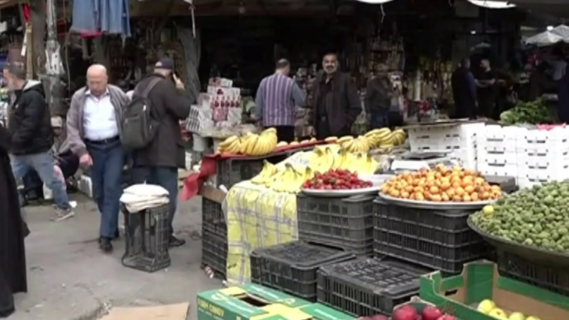 صعود الدولار يفاقم أوجاع السوريين.. معاناة تتجدد