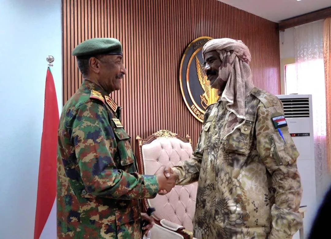 البرهان يستقبل قائدا منشقا من الدعم السريع