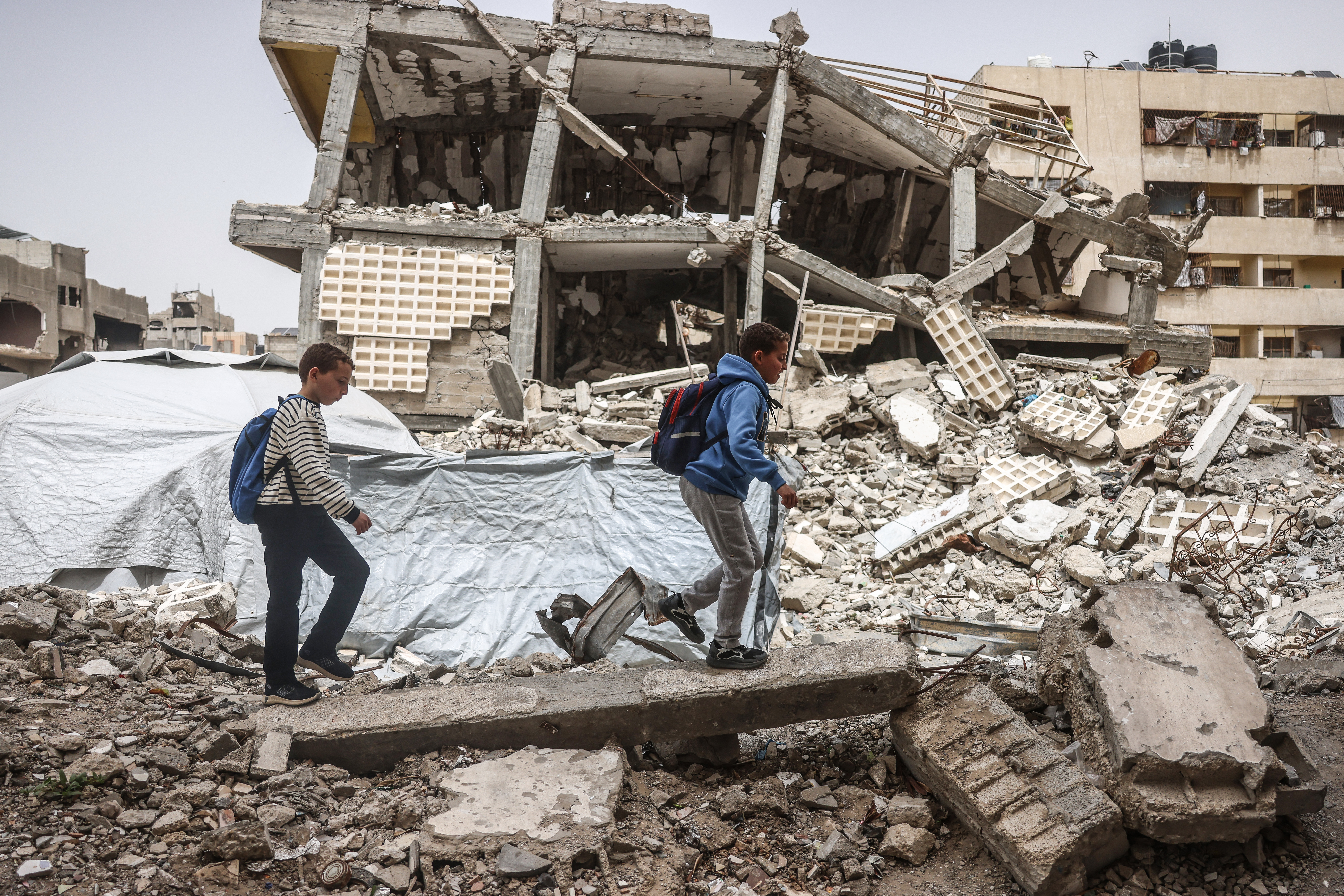 تصاعد التوتر في غزة: إصابات بنيران الاحتلال