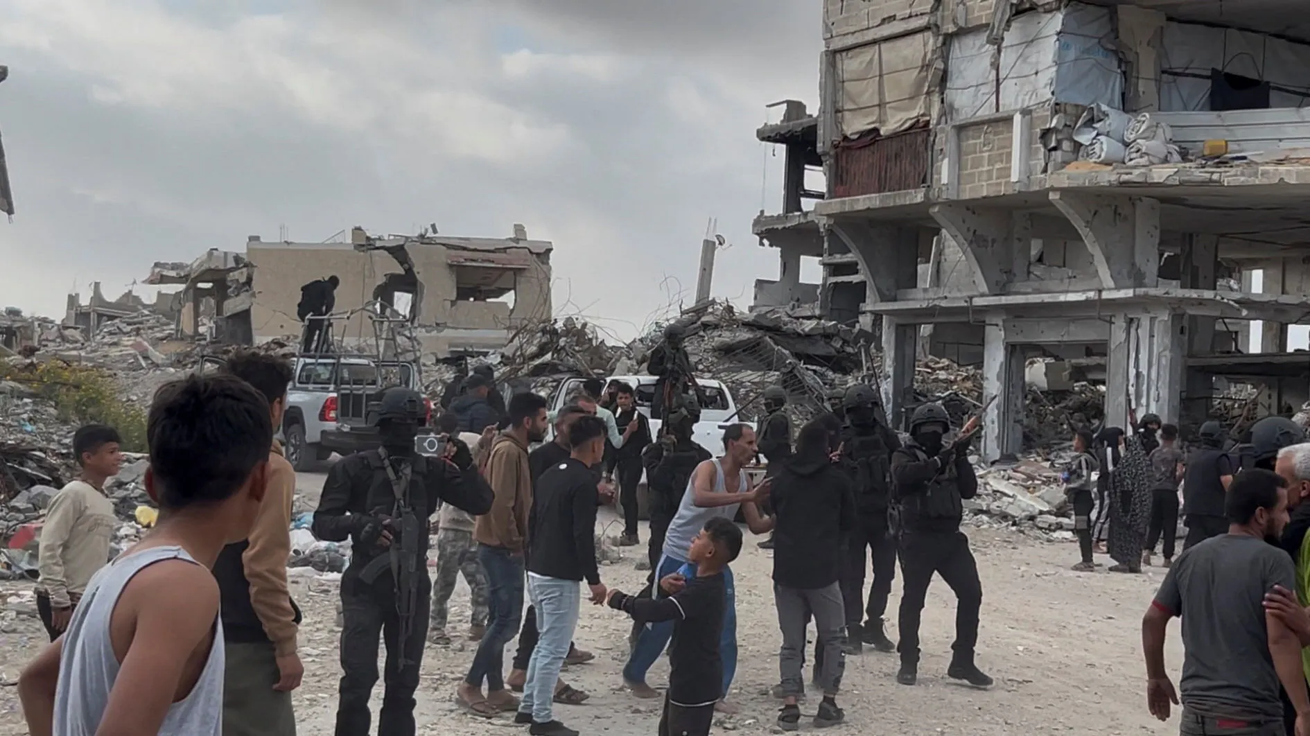 اشتباكات دامية في غزة.. المقاومة تتصدى لعملاء والاحتلال يتدخل