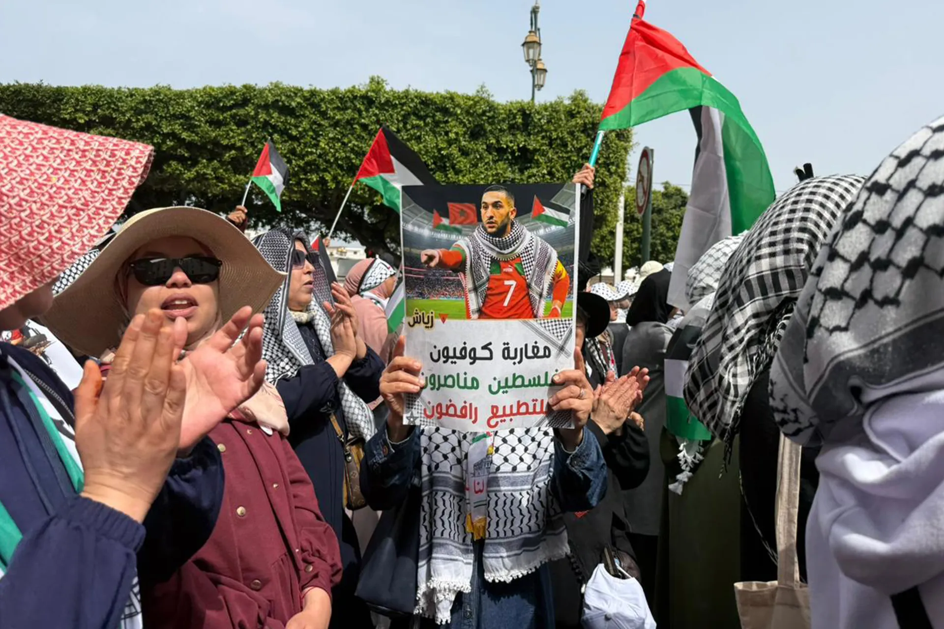 تضامن عالمي مع الاسرى الفلسطينيين ومسيرات حاشدة