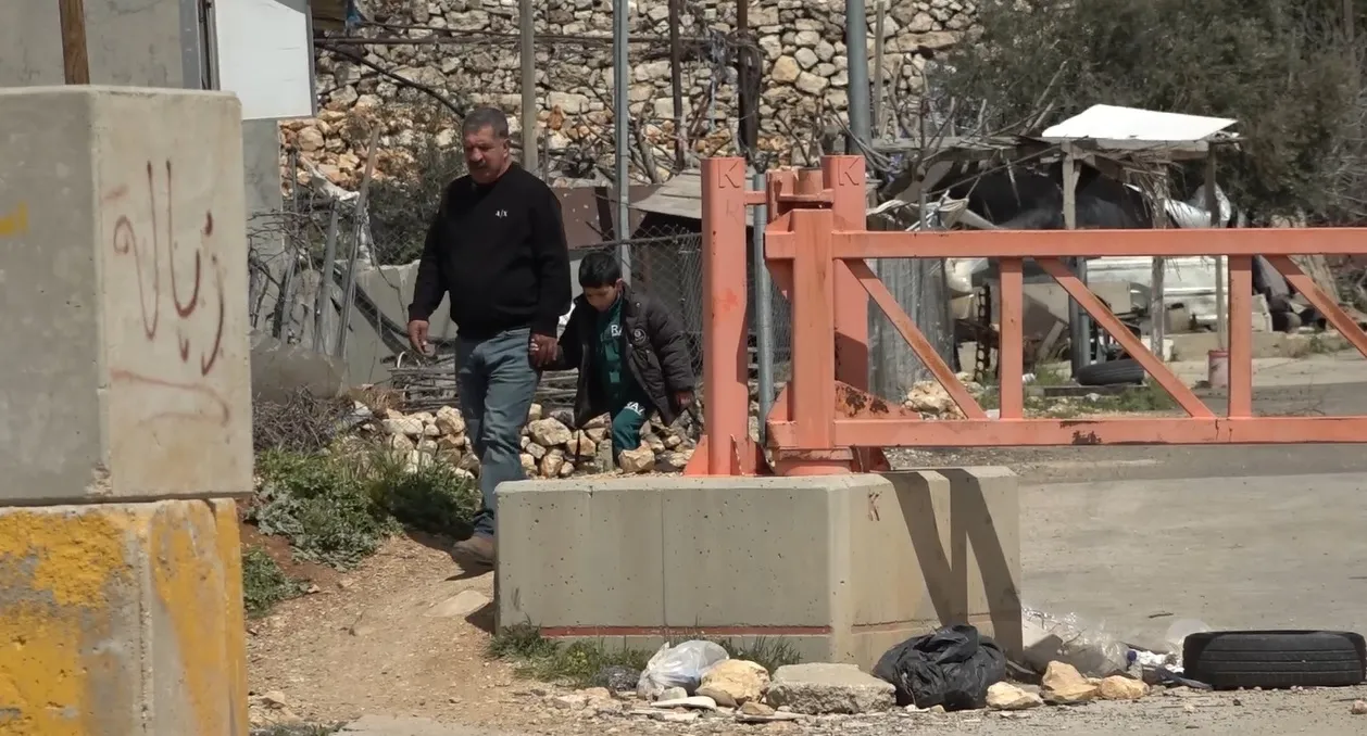 يونس عقل.. صمود فلسطيني في وجه الاستيطان بالخليل