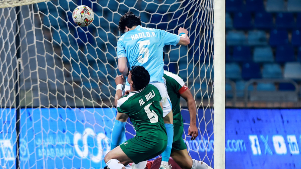 مثيره في دوري المحترفين الاردني.. تعادل الفيصلي والاهلي يشعل المنافسه