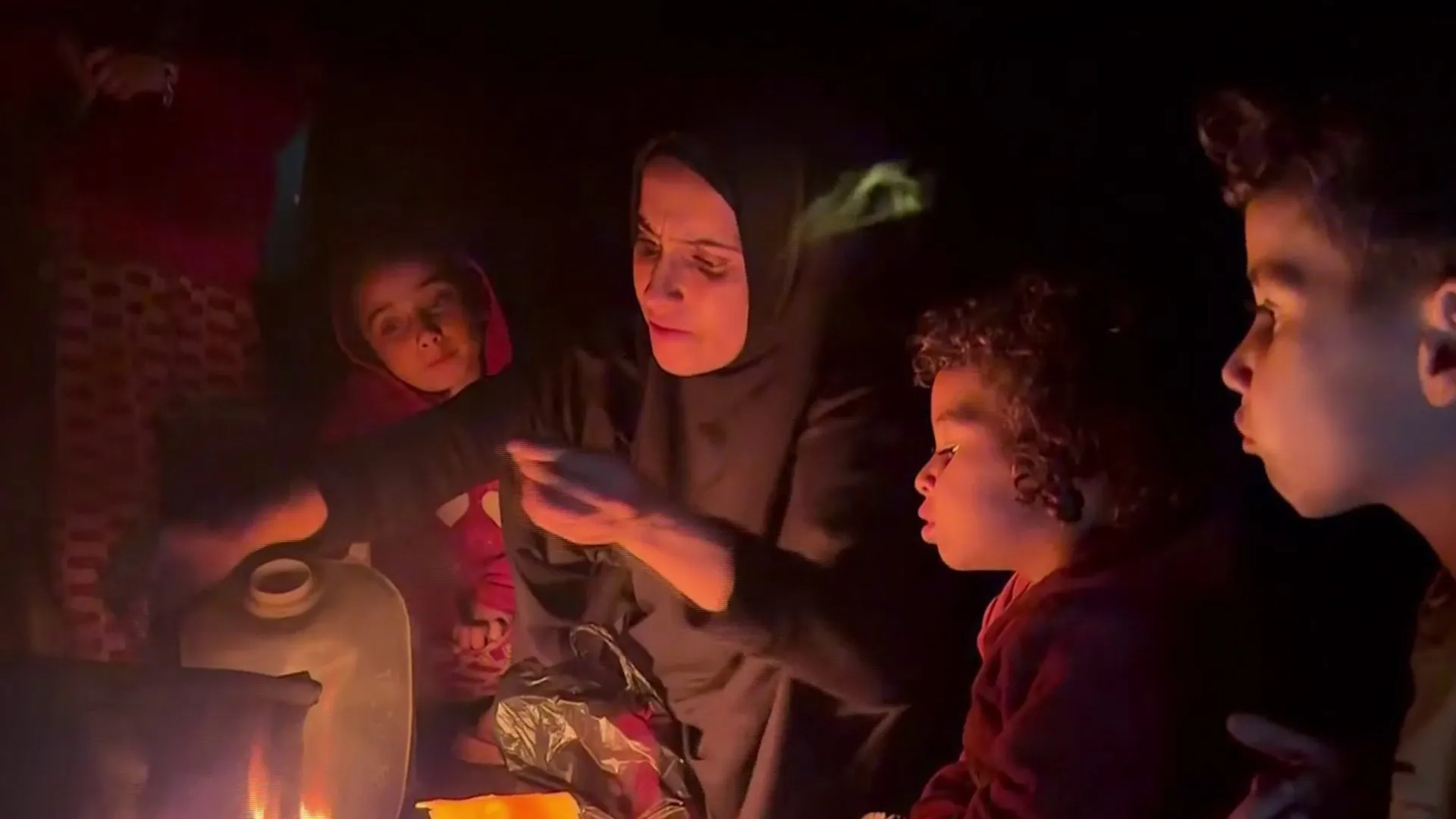 خان يونس: مدارس محترقة تتحول لملاذ للنازحين