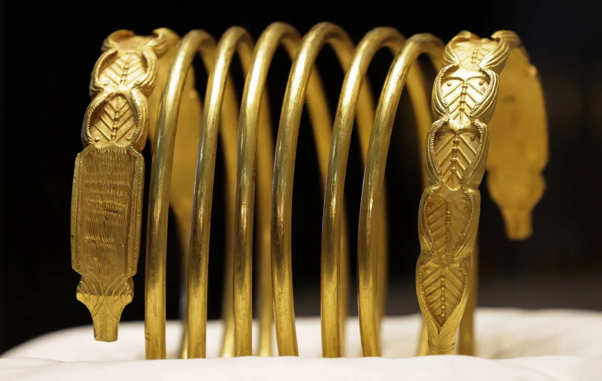 غموض يكتنف اسعار الذهب مع صعود النفط ومخاوف التضخم