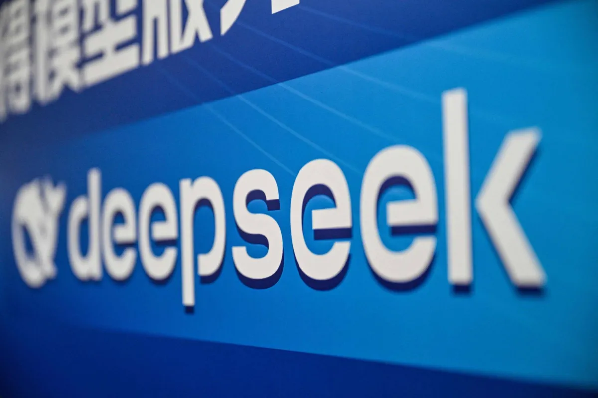 ديب سيك الصينية تحدث ثورة برقائق هواوي وتقلق المنافسين