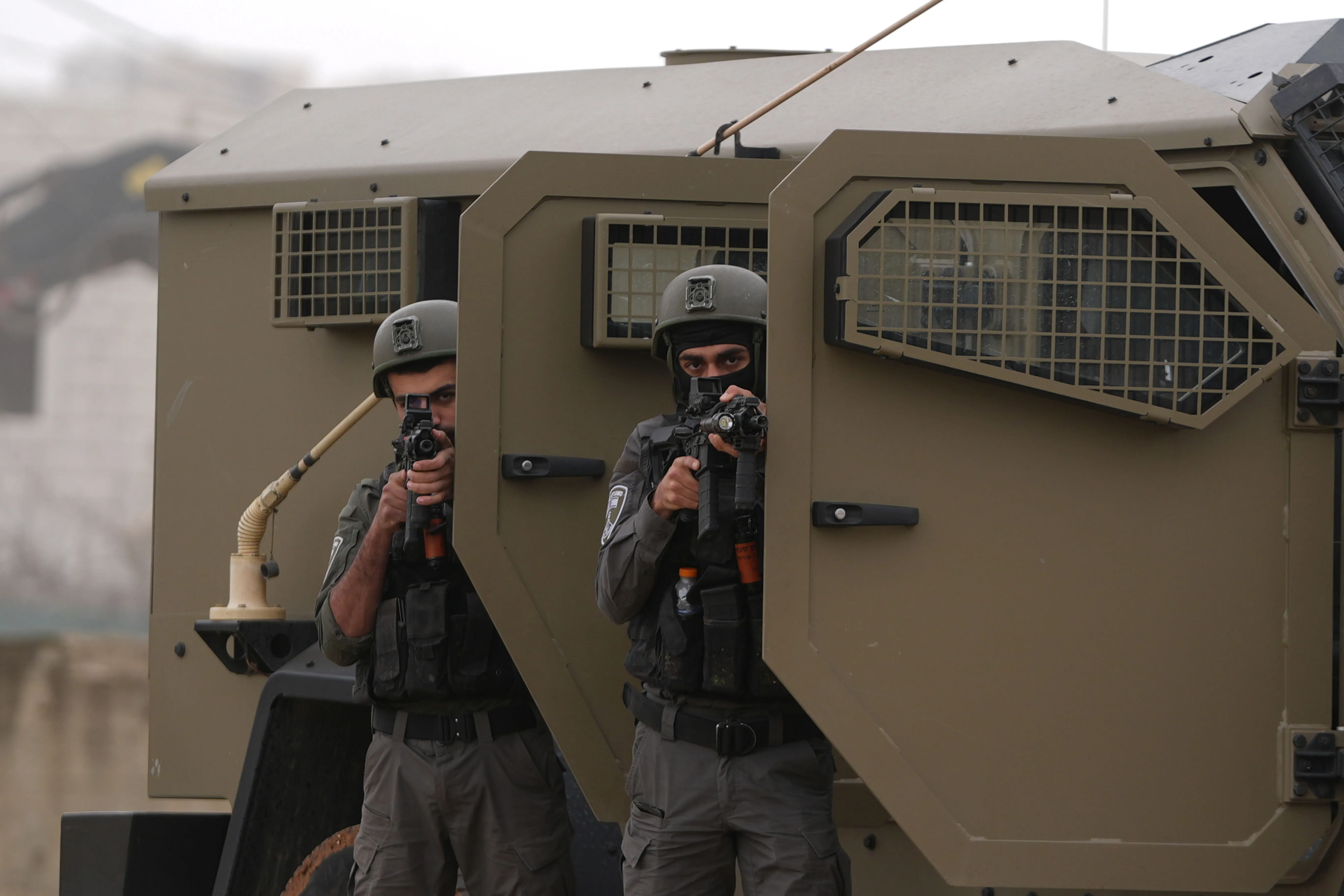 حملة اعتقالات اسرائيلية تقتحم مخيم قلنديا