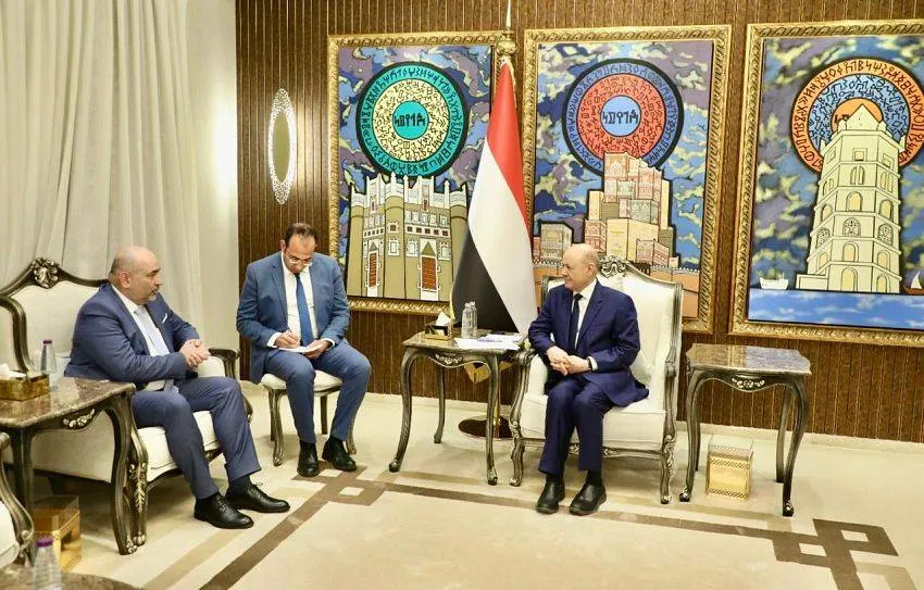 العليمي: ردع الحوثيين مفتاح السلام باليمن