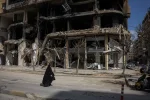 لبنانيون يواجهون خسائر متجددة بسبب تدمير المنازل