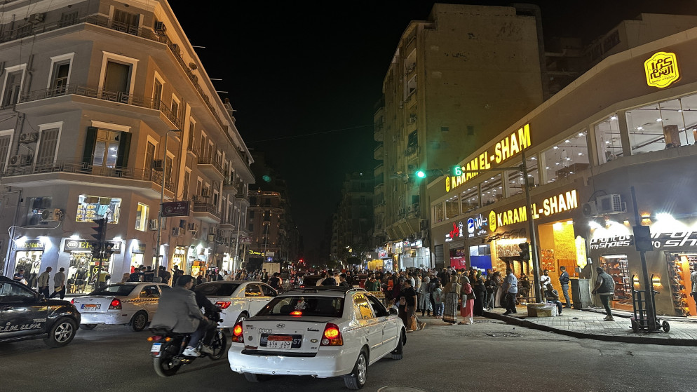 القاهرة تستعيد سهرها بعد تخفيف قيود الطاقة