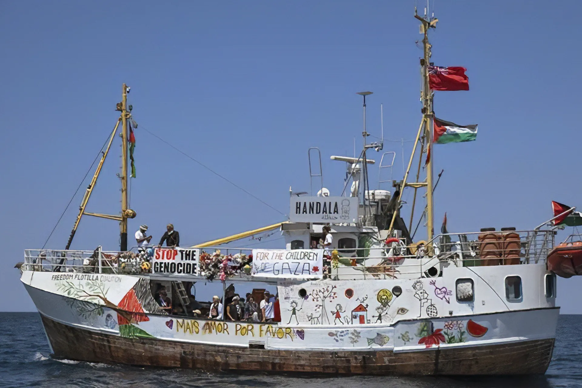 اسطول الحرية يتحدى الحصار البحري ويتجه نحو غزة