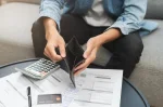 تثبيت الفائدة: تأثيره على القروض والمدخرات