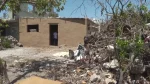 غزة: مبادرات فردية لمواجهة أزمة السكن بالطين والأنقاض
