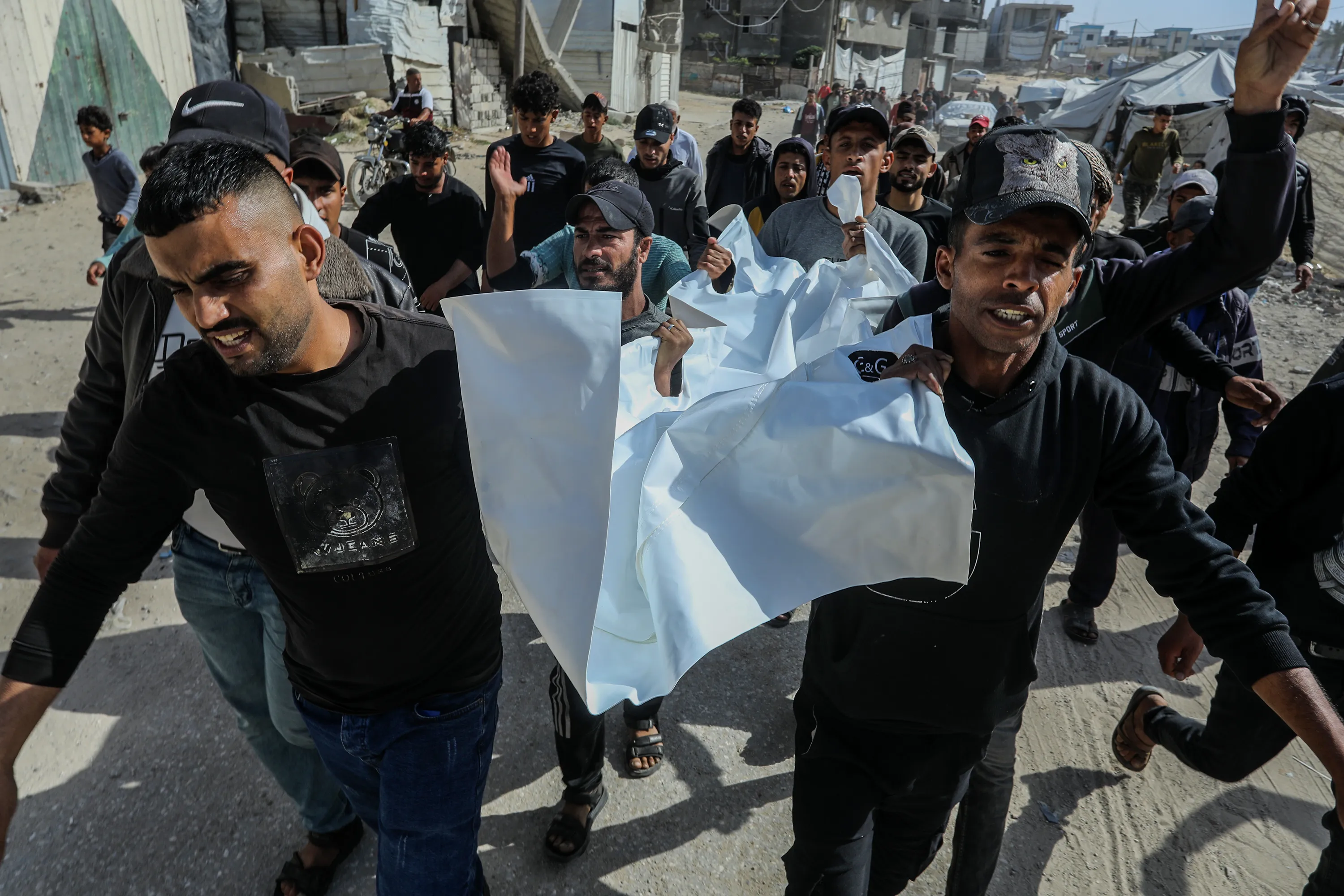 غزة تحت وطأة النقص الطبي واستمرار الخسائر
