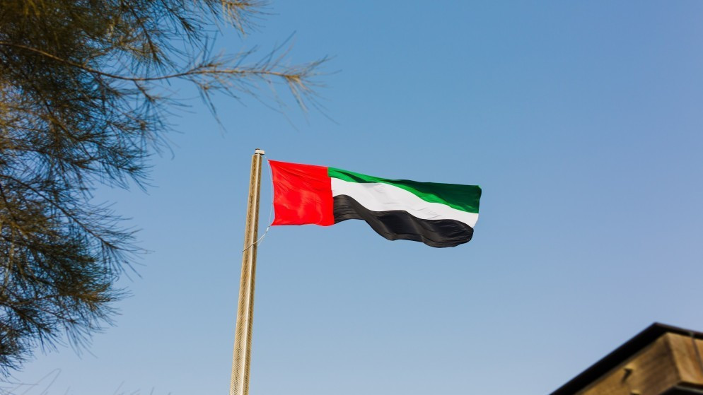 الامارات تتصدى لهجمات صاروخية وتؤكد حقها في الرد