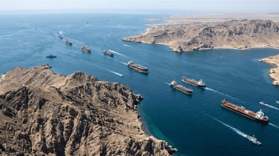 شرايين النفوذ العالمي: معركة السيطرة على ممرات الشرق الأوسط المائية