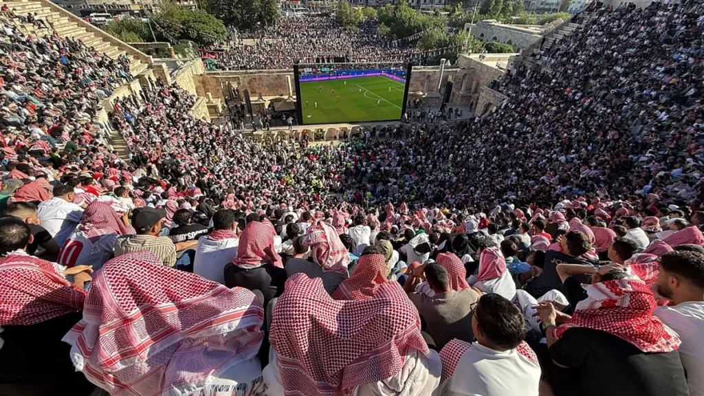 كيف تحول المدرج الروماني في عمّان إلى أيقونة مونديالية؟