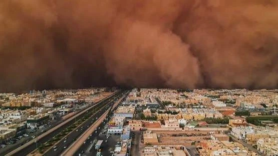 45 ساعة غبارية في دول الإقليم خلال يوم واحد وإيران تتصدر بـ32 ساعة