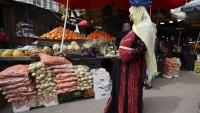 عندما تجوع الضفة: كيف يغلق الحصار المالي والسياسي أبواب المطبخ الفلسطيني؟